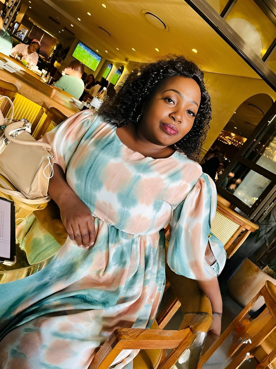 I’m Cecilia 46yr stays in Nairobi wants to meet up with charming guy “seeking in dating sugar mum for a secret and beneficial relationship