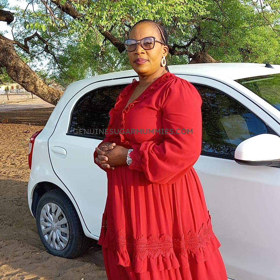 Irene Mature & Friendly sugar mummy available today for hookup in Nairobi