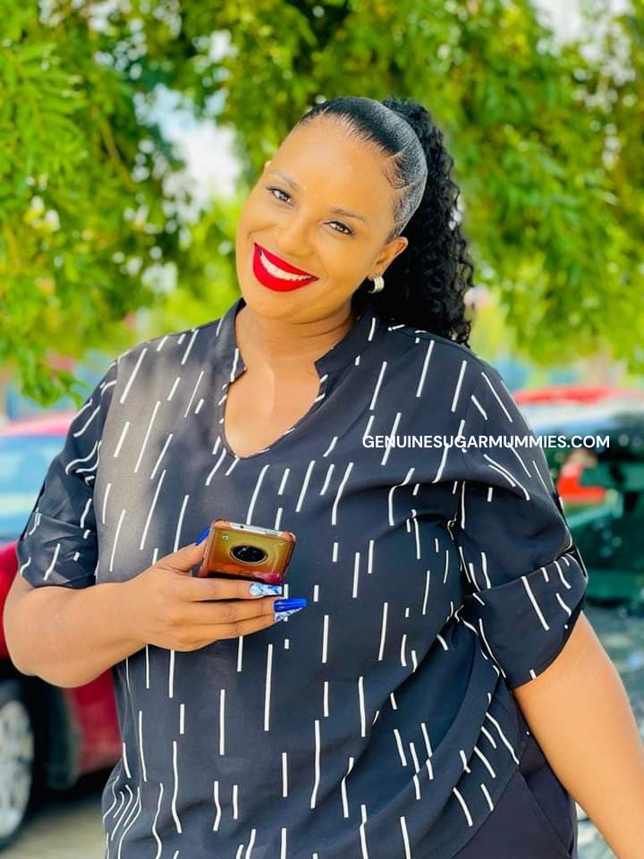 Margaret a single sugar mummy in Green Park Machakos Needs a grown up and matured Young guy for relationship